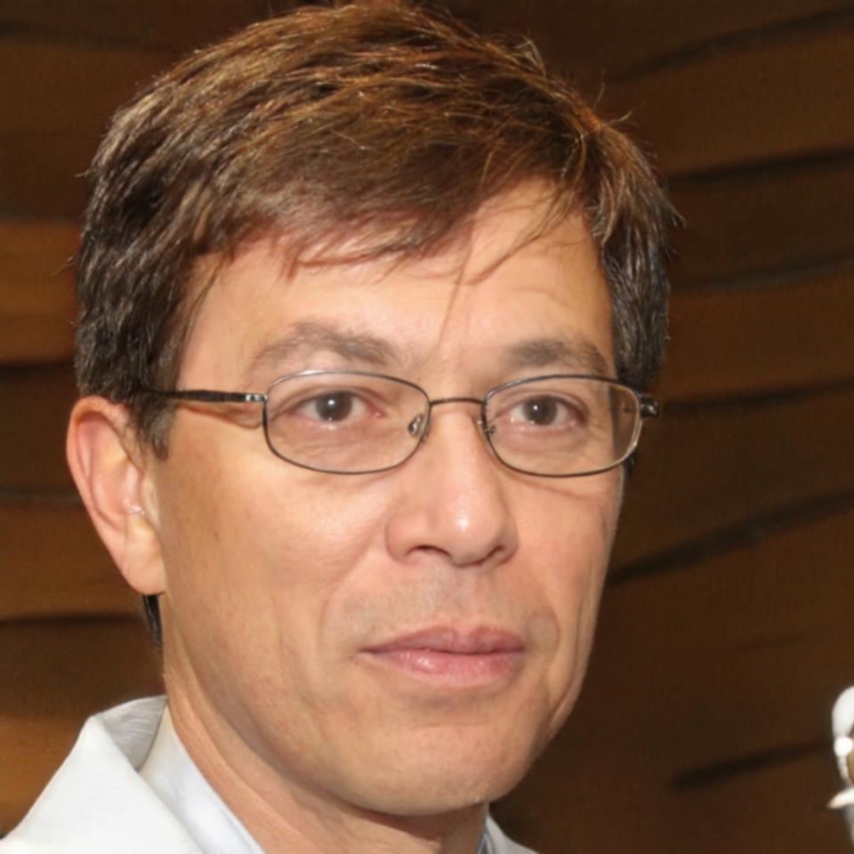 Tobias Erdmann teilt Finanzwissen mit Teilnehmenden